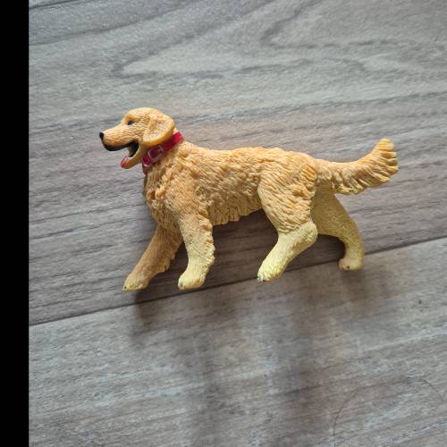 Schleich Golden Retriever , zu finden beim Stand 16 am Standort Flohkids Berlin Ost