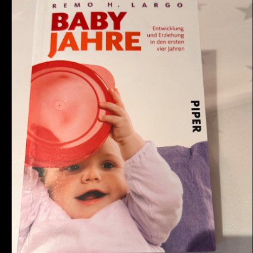 Buch Baby Jahre, zu finden beim Stand 9 am Standort Flohkids Berlin Ost