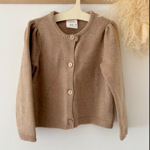 Top - Zara Cardigan nude  Größe: 86, zu finden beim Stand 71 am Standort Flohkids Berlin Ost