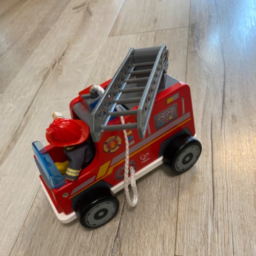 Holzfeuerwehr Hape , zu finden beim Stand 211 am Standort Flohkids Berlin Ost