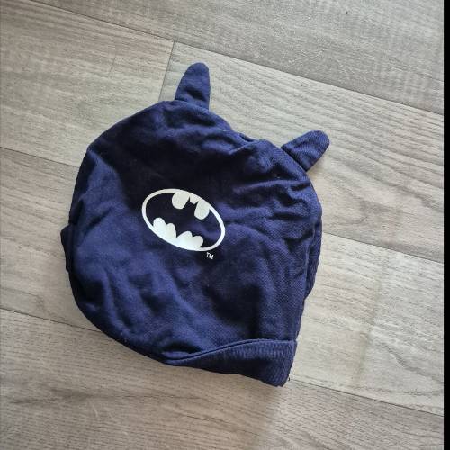 Mütze Batman  Größe: 3-6 monate, zu finden beim Stand 100 am Standort Flohkids Berlin Ost