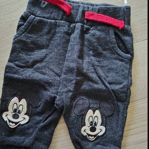 Hose schwarz micky maus  Größe: 62, zu finden beim Stand 100 am Standort Flohkids Berlin Ost