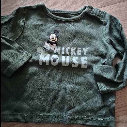 Langarmshirt grün Mickey  Größe: 68, zu finden beim Stand 100 am Standort Flohkids Berlin Ost