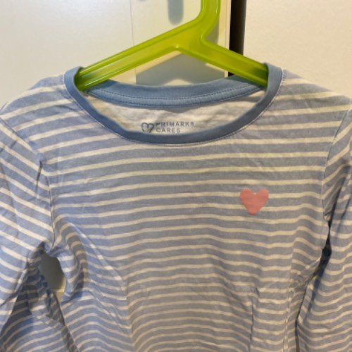 Primark langarmshirt , zu finden beim Stand 210 am Standort Flohkids Berlin Ost