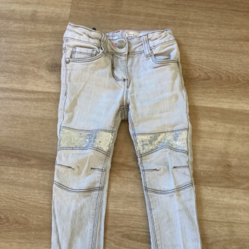 Jeans grau mit  Glitzer, zu finden beim Stand 77 am Standort Flohkids Berlin Ost