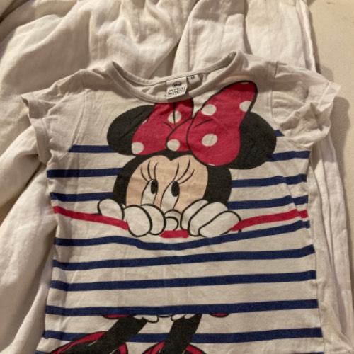 T-Shirt Minnie Mouse, zu finden beim Stand 77 am Standort Flohkids Berlin Ost