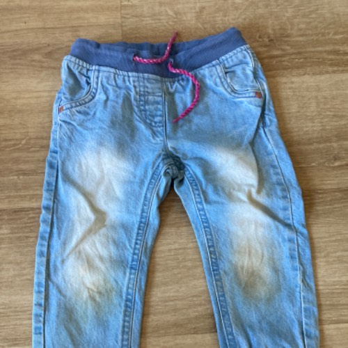 Jeans pinke Schnüre, zu finden beim Stand 77 am Standort Flohkids Berlin Ost