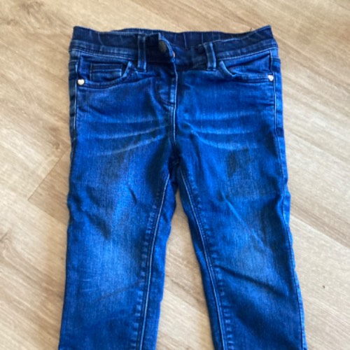 Jeans dunkelblau gefüttert, zu finden beim Stand 77 am Standort Flohkids Berlin Ost