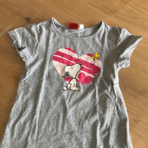 T-Shirt Snoopy, zu finden beim Stand 77 am Standort Flohkids Berlin Ost