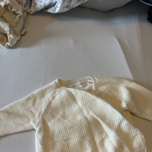 Zara Pullover  Größe: 74, zu finden beim Stand 107 am Standort Flohkids Berlin Ost