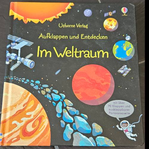 Buch, Im Weltraum, zu finden beim Stand 82 am Standort Flohkids Berlin Ost