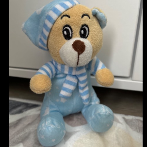 Kuscheltier Teddy blau, zu finden beim Stand 7 am Standort Flohkids Berlin Ost