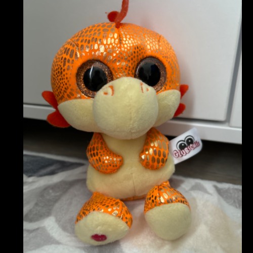 Nici Glubschis Drache orange, zu finden beim Stand 7 am Standort Flohkids Berlin Ost