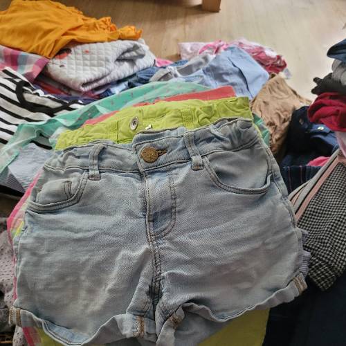 Jeansshorts  Größe: 134, zu finden beim Stand 194 am Standort Flohkids Berlin Ost