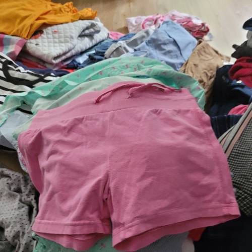 Rosa shorts  Größe: 140, zu finden beim Stand 194 am Standort Flohkids Berlin Ost