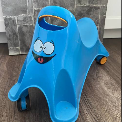 Googly Whirlee Rutschauto, zu finden beim Stand 46 am Standort Flohkids Berlin Ost