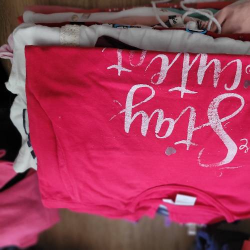 Rosa Kurzarmshirt  Größe: 116, zu finden beim Stand 194 am Standort Flohkids Berlin Ost