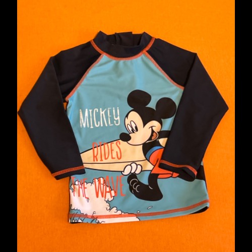 Badeshirt Mickey Mouse  Größe: 92, zu finden beim Stand 38 am Standort Flohkids Berlin Ost