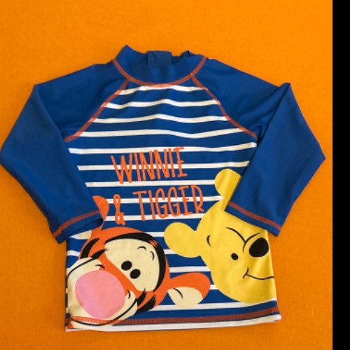 Badeshirt Winnie Pooh  Größe: 92, zu finden beim Stand 38 am Standort Flohkids Berlin Ost