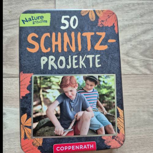 50 Schnitzprojekte, zu finden beim Stand 16 am Standort Flohkids Berlin Ost