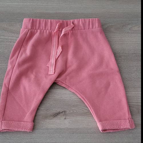 Jogginhose Poco Piano  Größe: 62/68 ro, zu finden beim Stand 101 am Standort Flohkids Berlin Ost