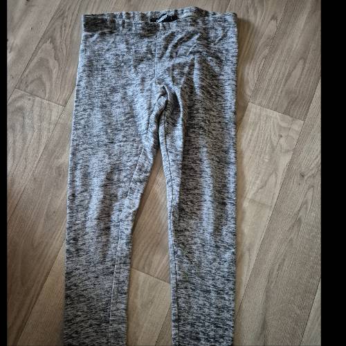 Leggings grau-schwarz  Größe: 122/128, zu finden beim Stand 100 am Standort Flohkids Berlin Ost