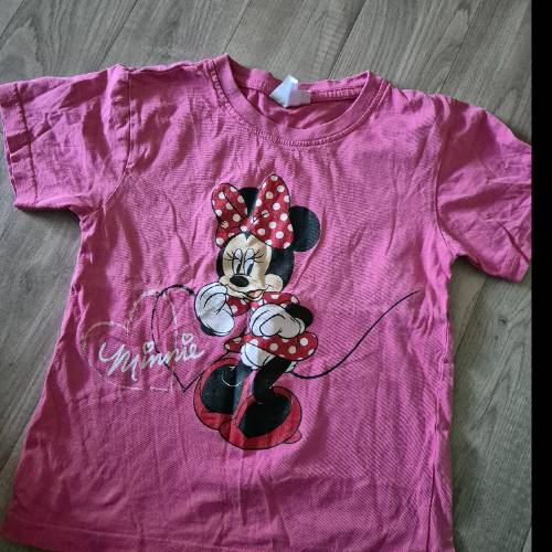 T-shirt minnie maus  Größe: 110/116, zu finden beim Stand 100 am Standort Flohkids Berlin Ost