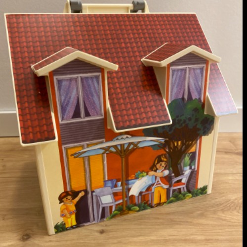 Playmobil Mitnehmhaus leer, zu finden beim Stand 21 am Standort Flohkids Berlin Ost