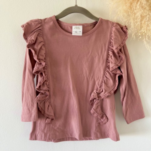 Wie NEU Zara mauve Rüschen  Größe: 98, zu finden beim Stand 71 am Standort Flohkids Berlin Ost