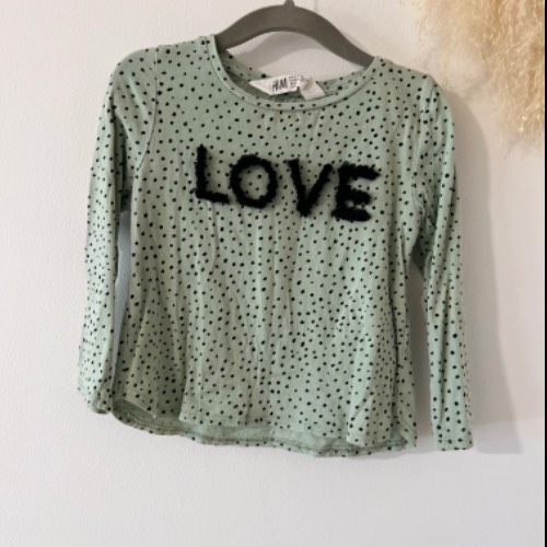 H&M Shirt Love mintgrün  Größe: 92, zu finden beim Stand 71 am Standort Flohkids Berlin Ost