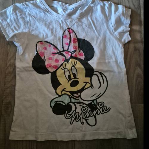 Tshirt minnie maus  Größe: 122/128, zu finden beim Stand 103 am Standort Flohkids Berlin Ost