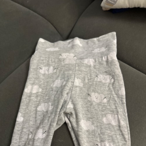 Wolkenleggins  Größe: 74, zu finden beim Stand 107 am Standort Flohkids Berlin Ost