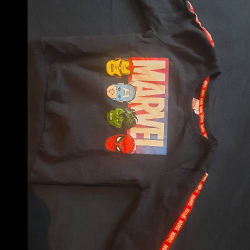 Kik Marvel Pullover  Größe: 110, zu finden beim Stand 32 am Standort Flohkids Berlin Ost