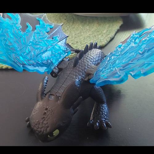 Dragons Drache Figur, zu finden beim Stand 13 am Standort Flohkids Berlin Ost