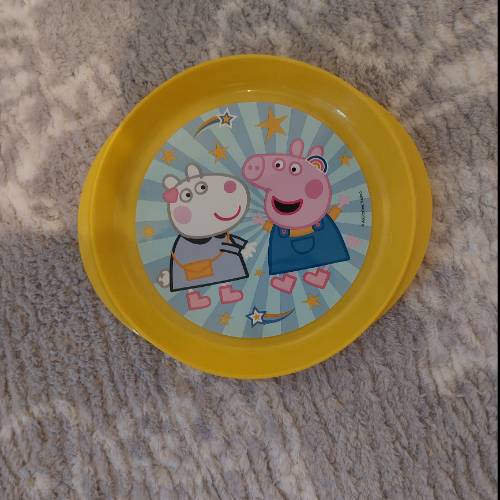 Peppa Pig Plaste Teller, zu finden beim Stand 96 am Standort Flohkids Berlin Ost