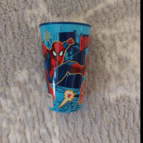 Spider Man Plaste Becher , zu finden beim Stand 96 am Standort Flohkids Berlin Ost