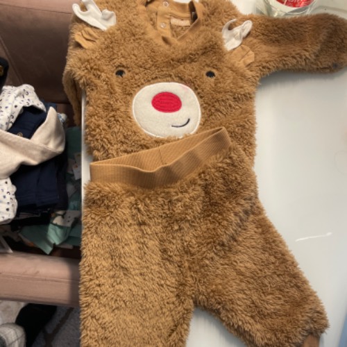 Weihnachtsoutfit, Größe: 62/68, zu finden beim Stand 224 am Standort Flohkids Berlin Ost