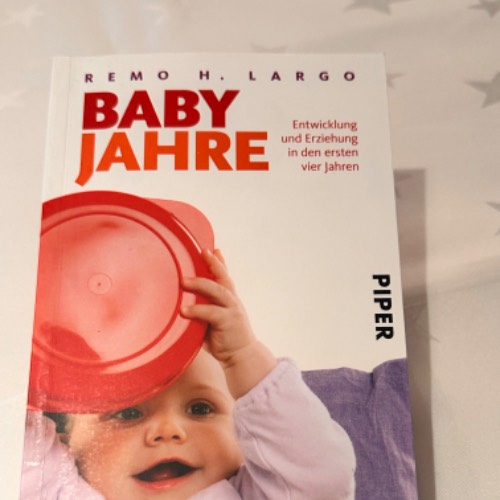 Buch Baby Jahre, zu finden beim Stand 9 am Standort Flohkids Berlin Ost