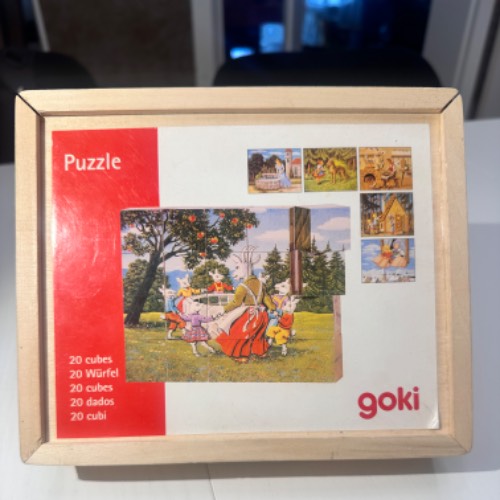 Holzwürfel Puzzle Märchen goki, zu finden beim Stand 9 am Standort Flohkids Berlin Ost