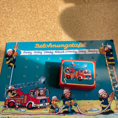 Belohnungstafel Feuerwehr, zu finden beim Stand 130 am Standort Flohkids Berlin Ost