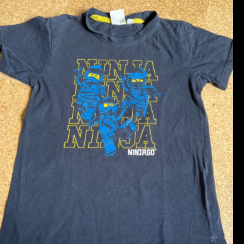 T-Shirt Lego Ninjago 116, zu finden beim Stand 130 am Standort Flohkids Berlin Ost