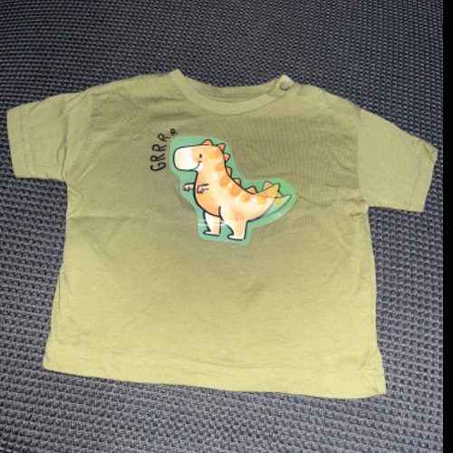 Mayoral Tshirt Dino  Größe: 68, zu finden beim Stand 89 am Standort Flohkids Berlin Ost