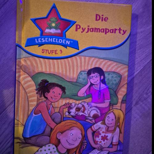 Buch die Pyjamaparty, zu finden beim Stand 16 am Standort Flohkids Berlin Ost