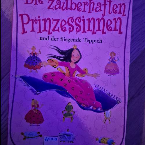 Buch Prinzessin fliegende Tepp, zu finden beim Stand 16 am Standort Flohkids Berlin Ost