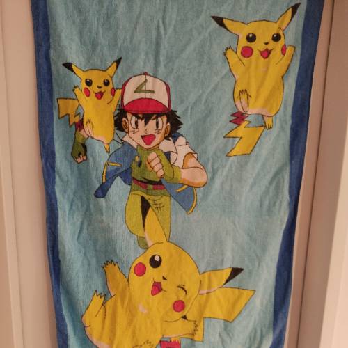 Badetuch Pokemon  Größe: 145* Größe: 75 cm, zu finden beim Stand 175 am Standort Flohkids Berlin Ost