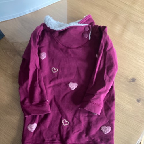 Pulli Kleid herz, zu finden beim Stand 77 am Standort Flohkids Berlin Ost