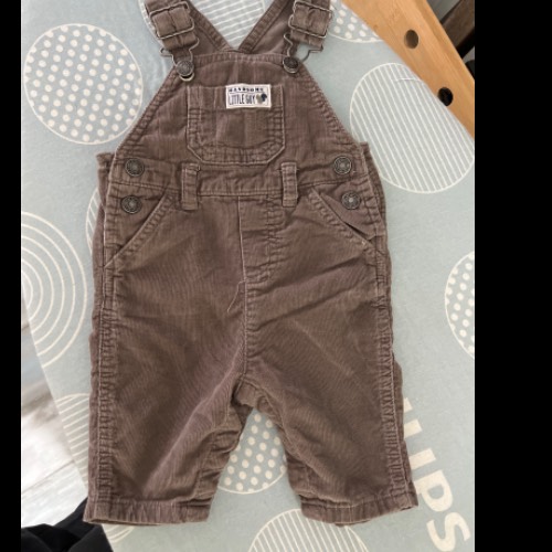 Carter‘s Latzhose cord  Größe: 3 M, zu finden beim Stand 69 am Standort Flohkids Berlin Ost