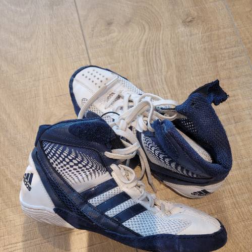 WeiBe Adidas Schuhe fur 8 00 bei Flohkids Berlin Ost