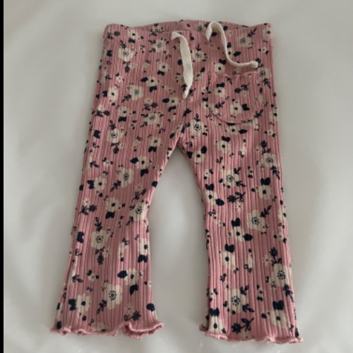 Leggins rosa Blumen  Größe: 68, zu finden beim Stand 208 am Standort Flohkids Berlin Ost