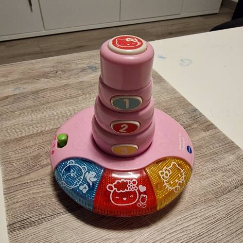 Vtech Hello Kitty Stapelspaß, zu finden beim Stand 19 am Standort Flohkids Berlin Ost